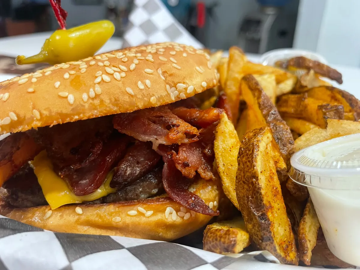 Hamburguesa con tocino