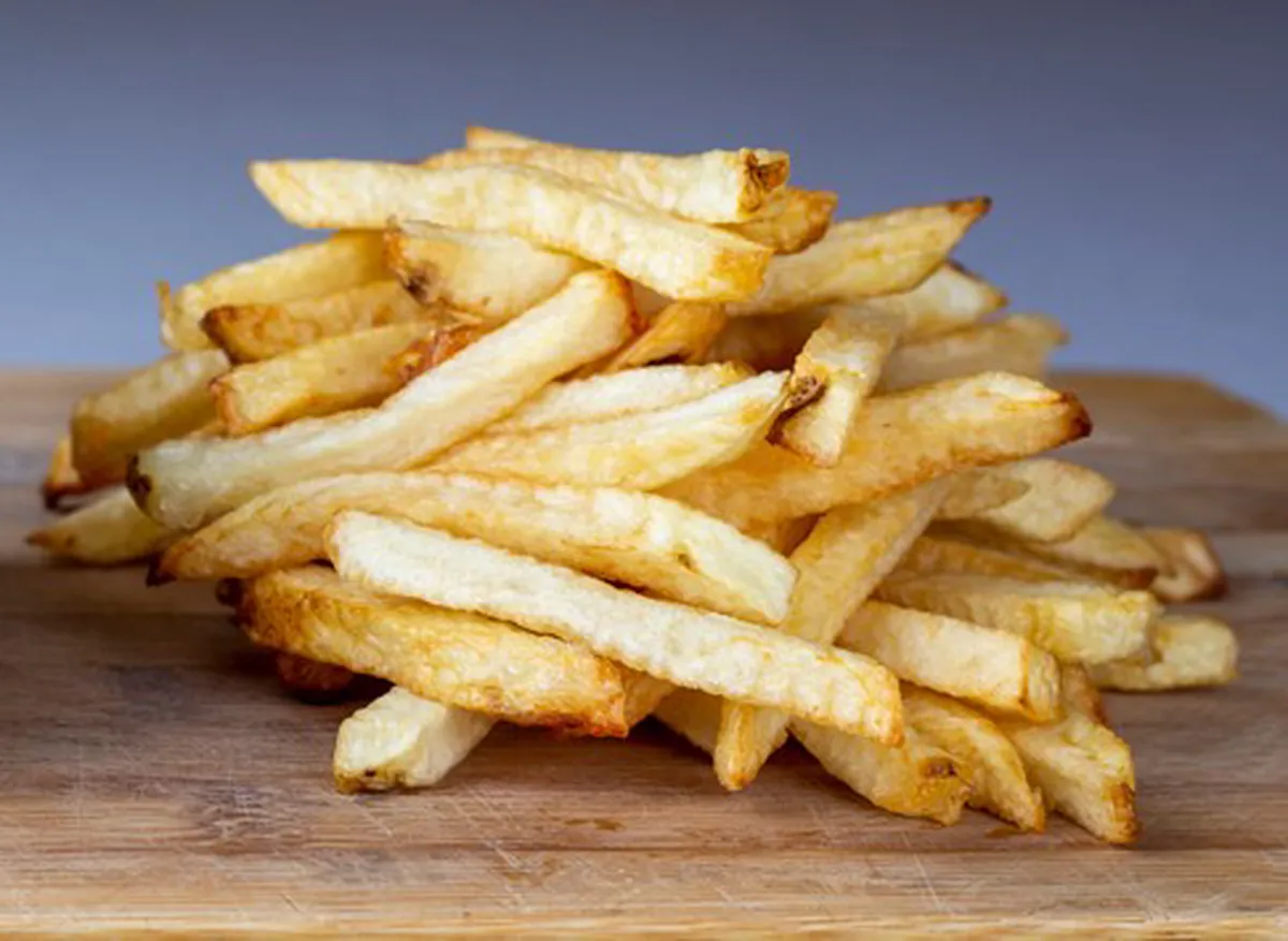 ORDEN COMPLETA DE PAPAS FRITAS A LA FRANCESA ARTESANALES