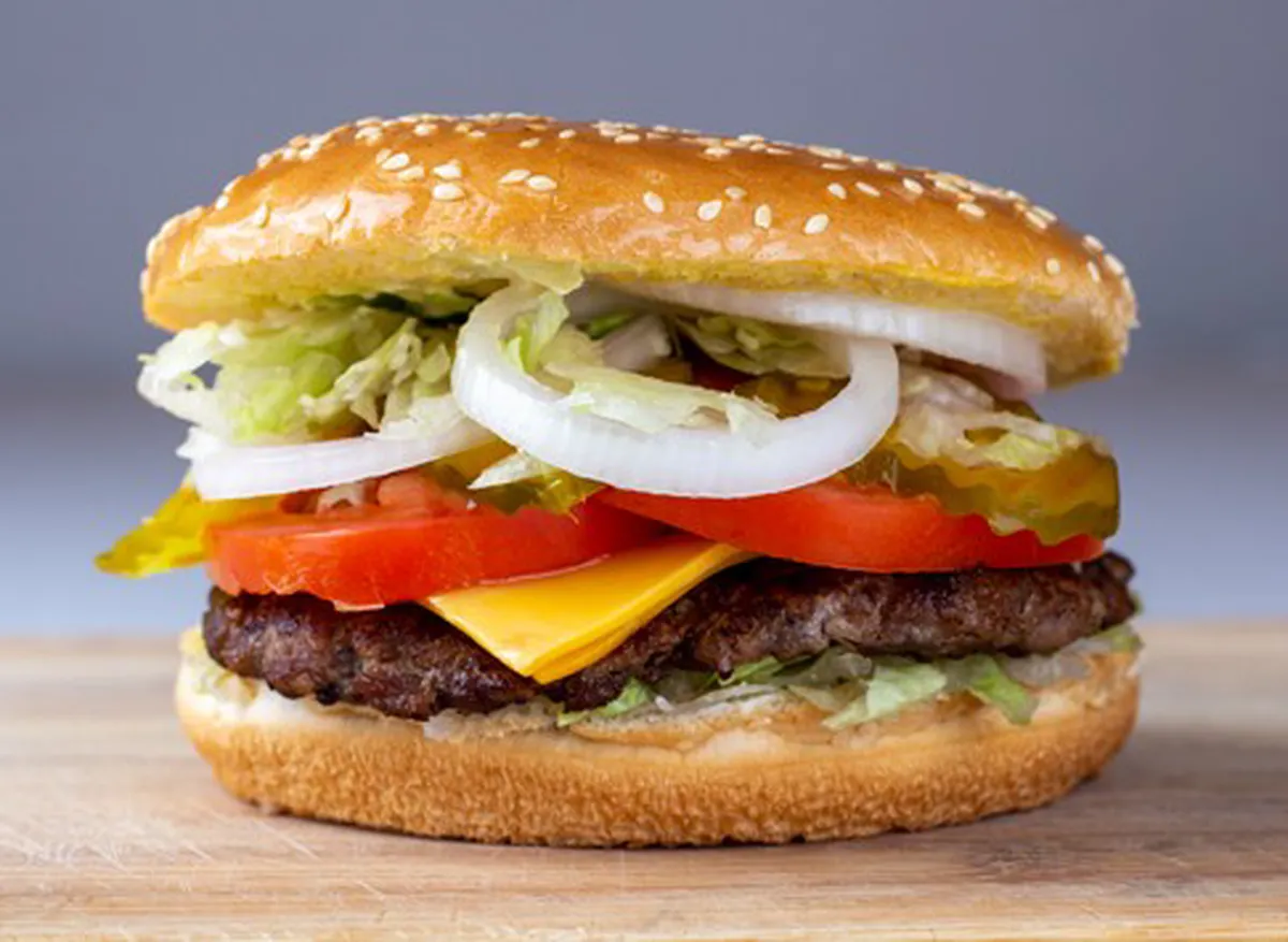 HAMBURGUESA DE CARNE DE RES MOLIDA